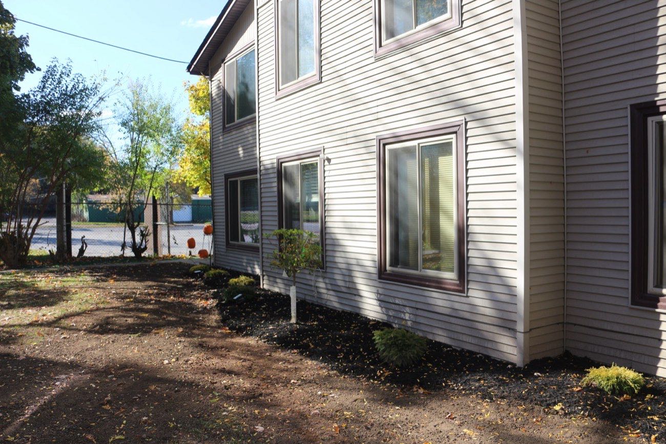 Market Square Apartments grounds